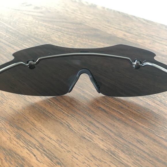 FENTY Centerfold 130MM Mask Sunglasses Black main image 4